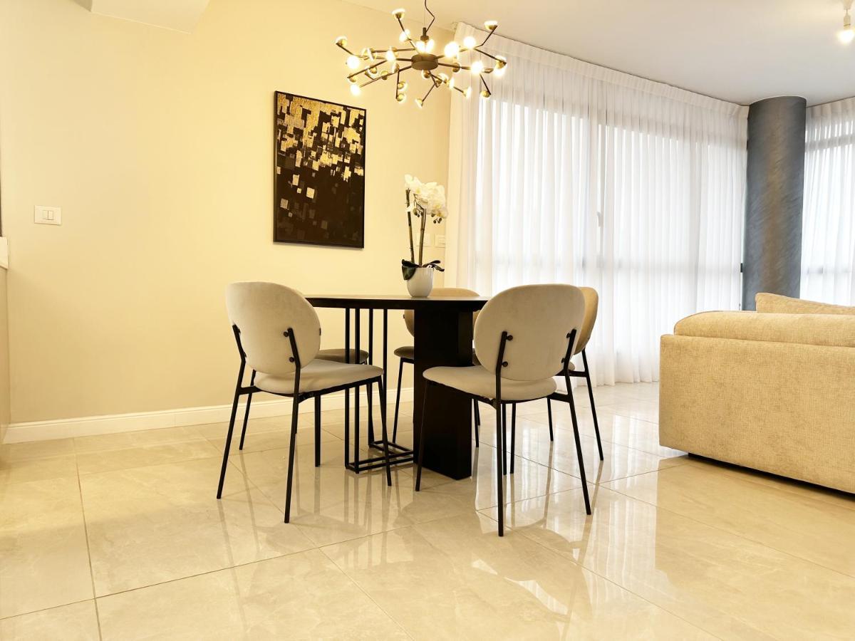 Mini Penthouse Near The Beach Netanya Exterior foto